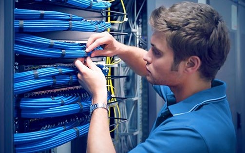 5d66b830680a57c8dd278ea1_network-cable-technician
